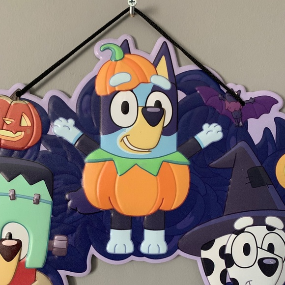 NWT. BLUEY 15” Halloween Metal Wreath - Picture 6 of 7